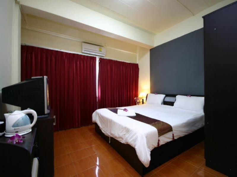 2Gether Guesthouse Karon Esterno foto
