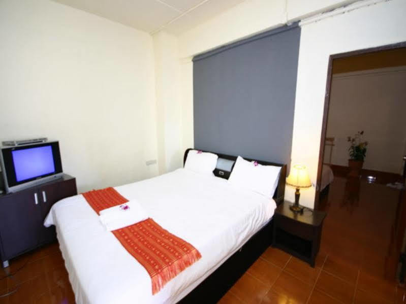 2Gether Guesthouse Karon Esterno foto